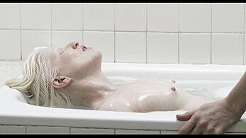 Actress - SofIa Gala Castiglione, Blanca Nieves Villalba: Movie - Cadaver exquisito